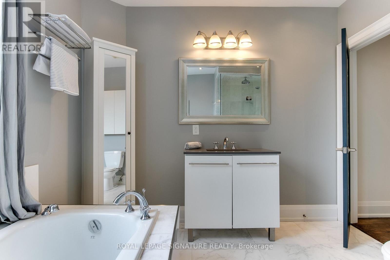 50 Gwynne Avenue, Toronto, Ontario  M6K 2C4 - Photo 40 - W13043756