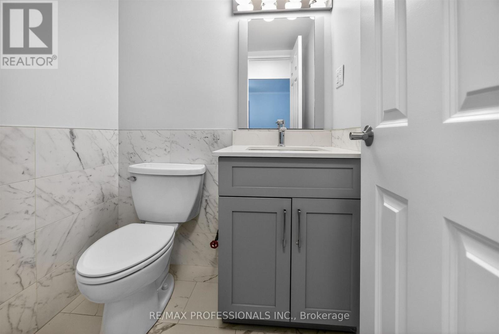 209 - 366 The East Mall, Toronto, Ontario  M9B 6C4 - Photo 13 - W13043804