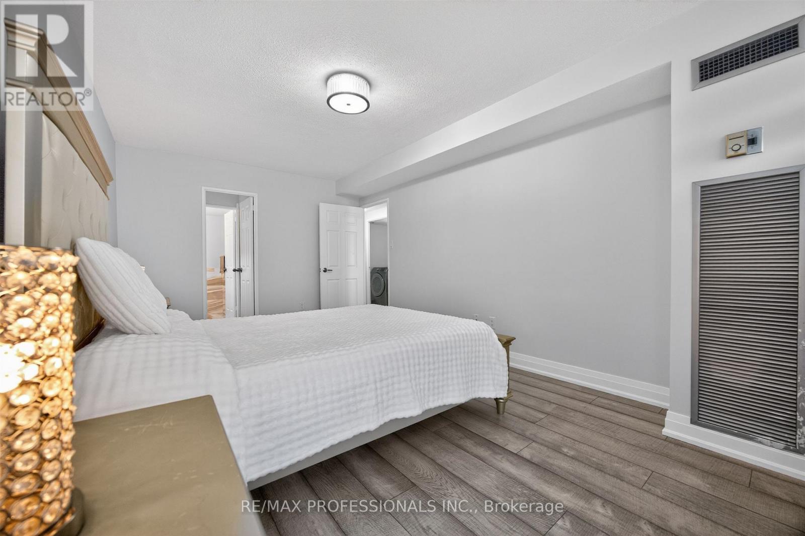 209 - 366 The East Mall, Toronto, Ontario  M9B 6C4 - Photo 16 - W13043804