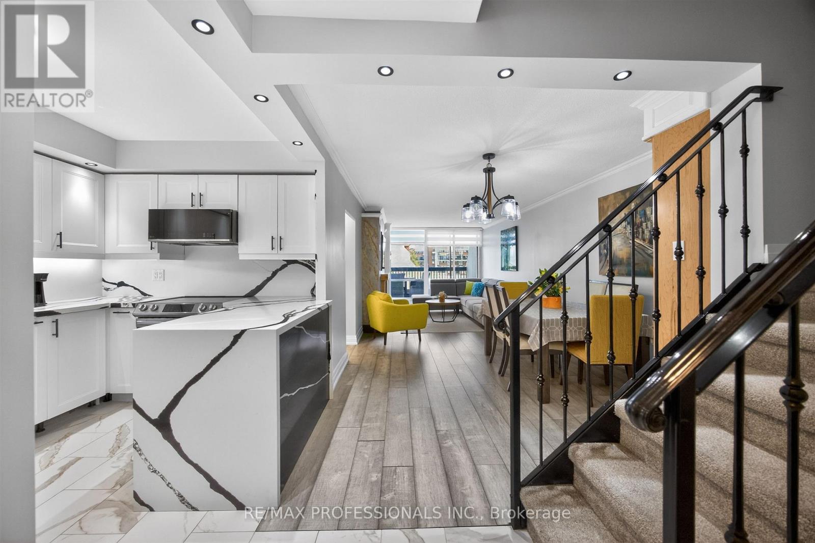 209 - 366 The East Mall, Toronto, Ontario  M9B 6C4 - Photo 3 - W13043804