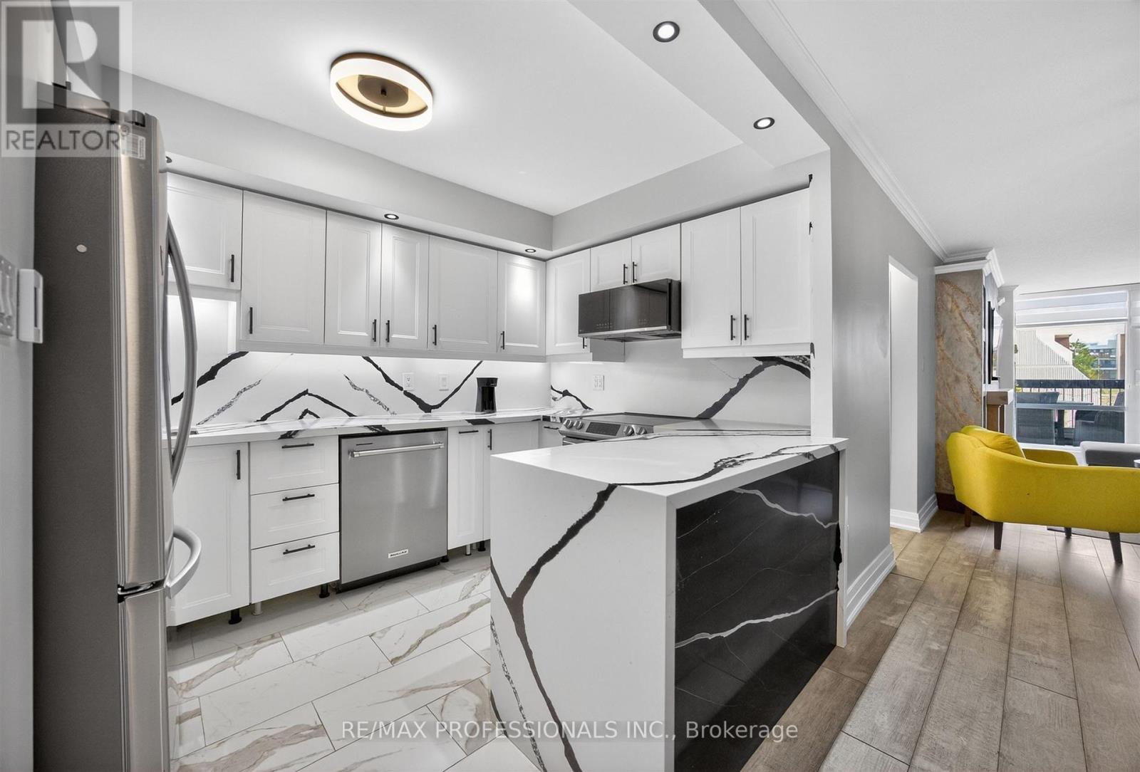 209 - 366 The East Mall, Toronto, Ontario  M9B 6C4 - Photo 4 - W13043804