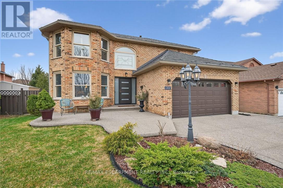 6 REGAL DRIVE, Hamilton, Ontario