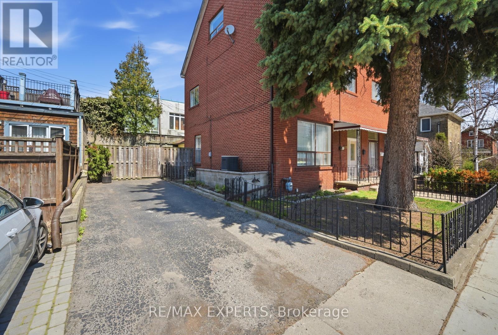 136 Harrison Street, Toronto, Ontario  M6J 2A4 - Photo 3 - C13041956