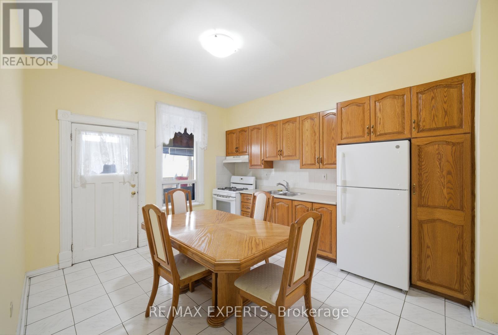 136 Harrison Street, Toronto, Ontario  M6J 2A4 - Photo 7 - C13041956