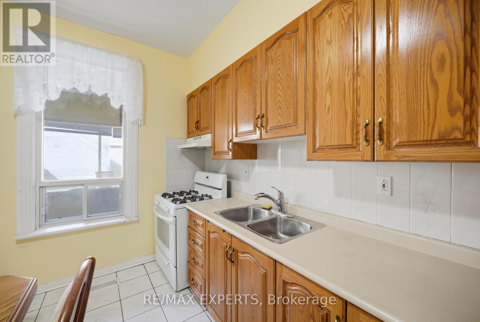 136 Harrison Street, Toronto, Ontario  M6J 2A4 - Photo 9 - C13041956