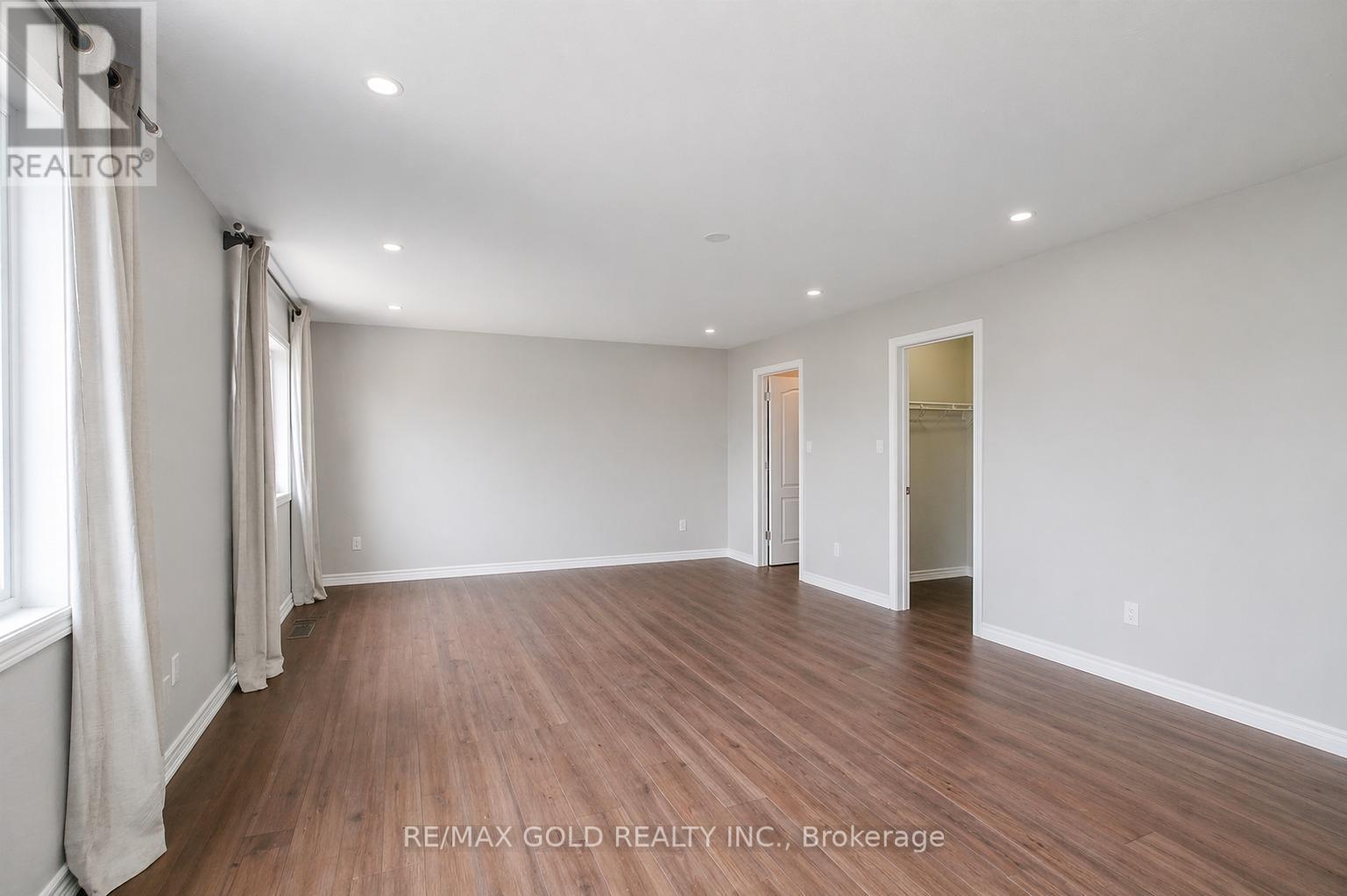 26 Hellyer Avenue, Brampton, Ontario  L6Y 0M3 - Photo 3 - W12958634