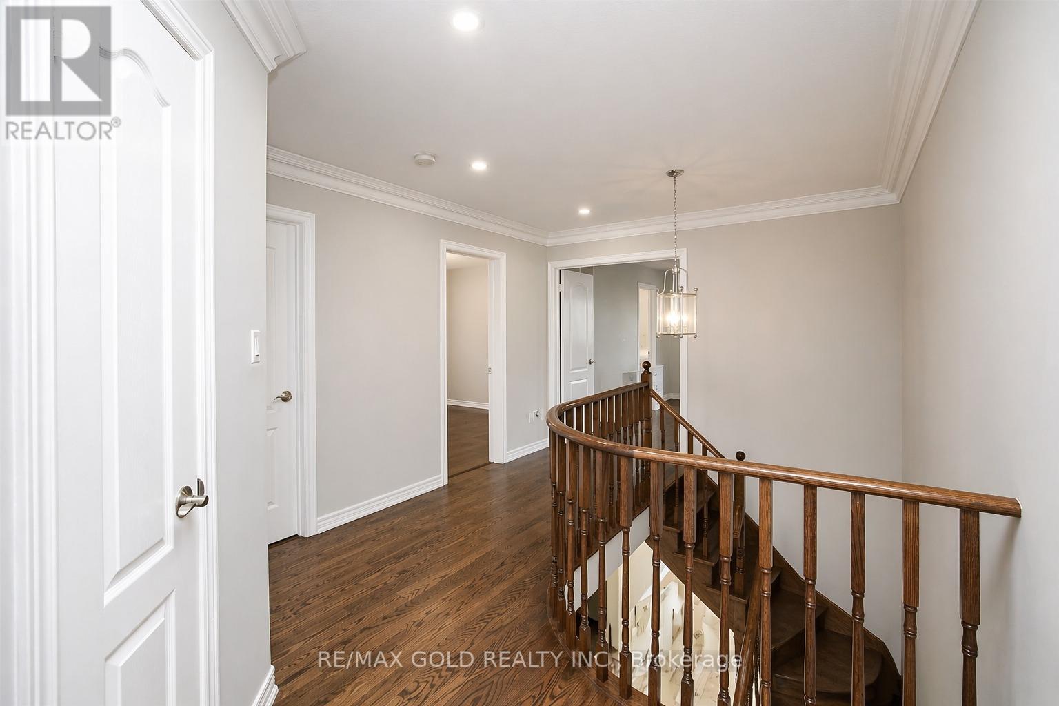 26 Hellyer Avenue, Brampton, Ontario  L6Y 0M3 - Photo 7 - W12958634