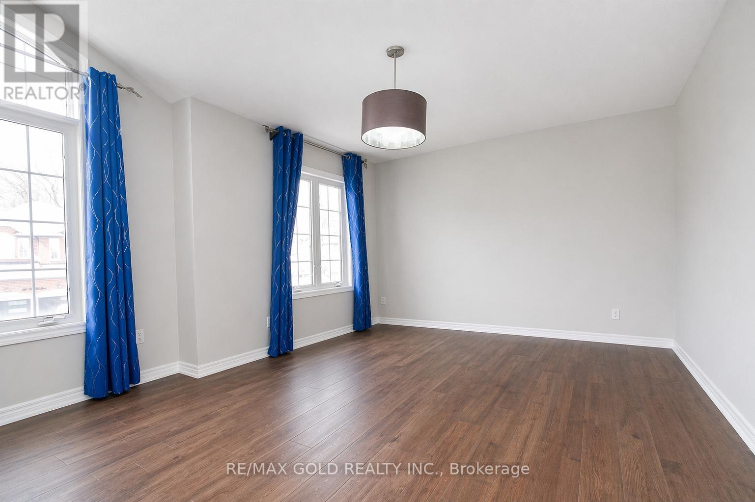 26 Hellyer Avenue, Brampton, Ontario  L6Y 0M3 - Photo 8 - W12958634