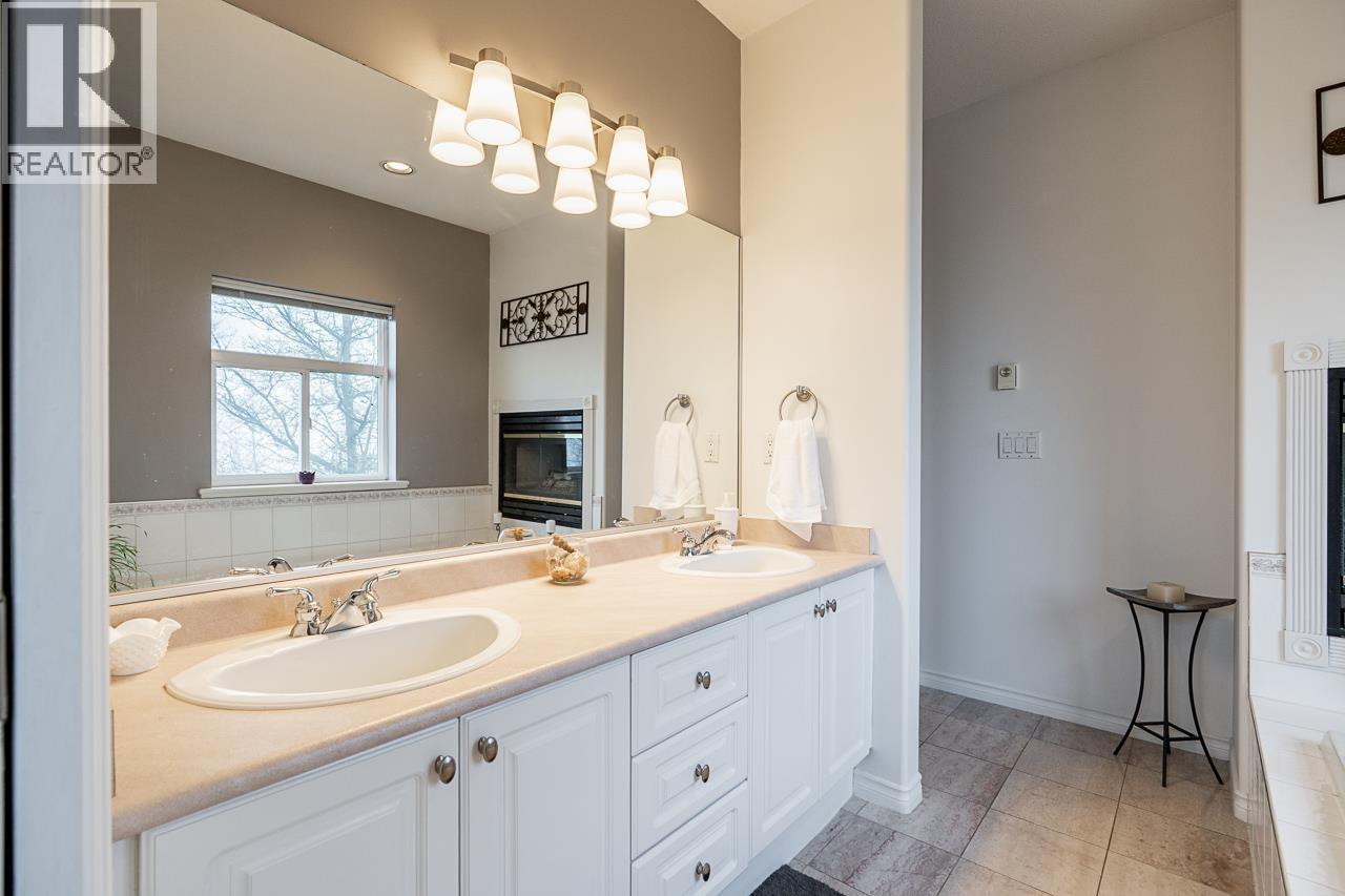 2 915 Fort Fraser Rise, Port Coquitlam, British Columbia  V3C 6K3 - Photo 18 - R3115372