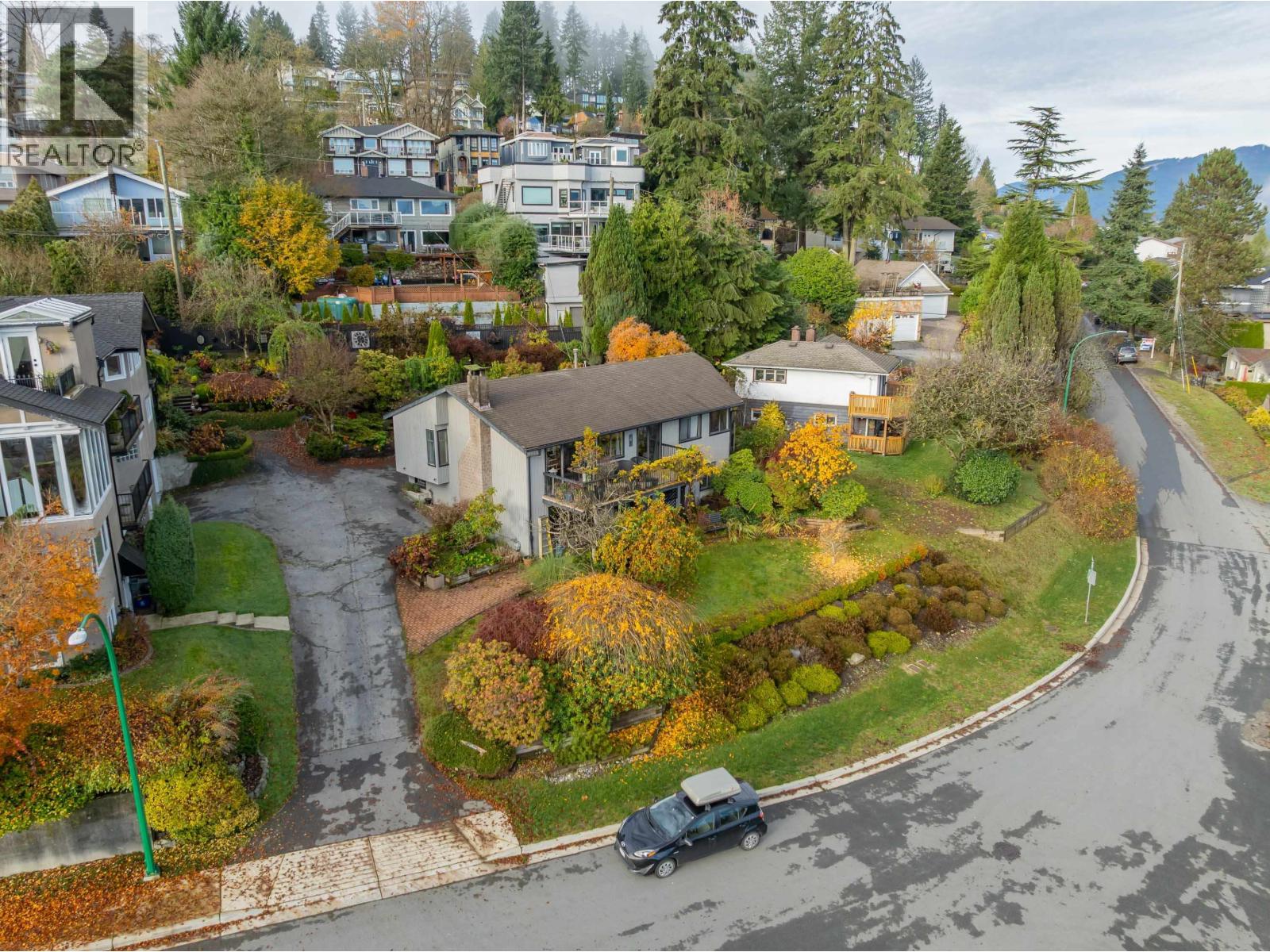 211 N Warwick Avenue, Burnaby, British Columbia  V5B 1K8 - Photo 16 - R3115621