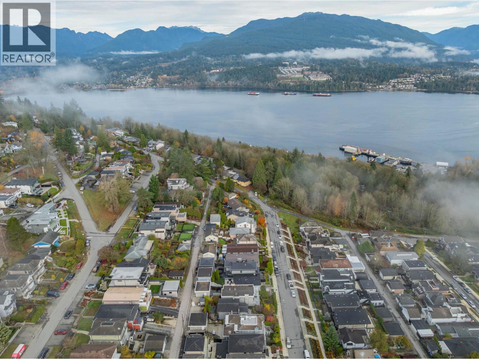 211 N Warwick Avenue, Burnaby, British Columbia  V5B 1K8 - Photo 26 - R3115621