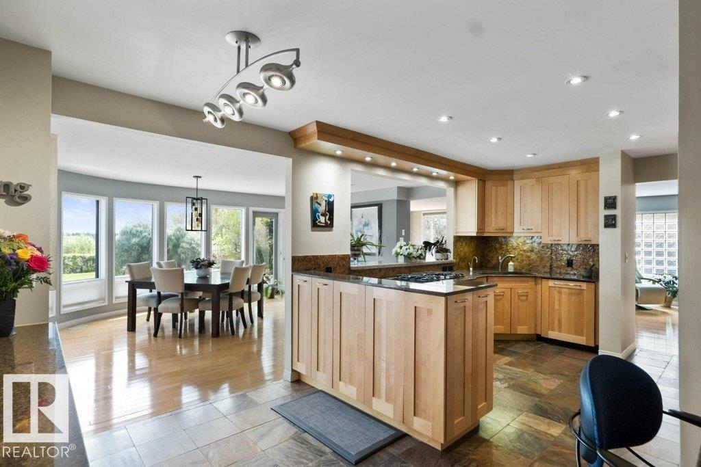 15413 Rio Terrace Dr Nw, Edmonton, Alberta  T5R 3L1 - Photo 16 - E4484189