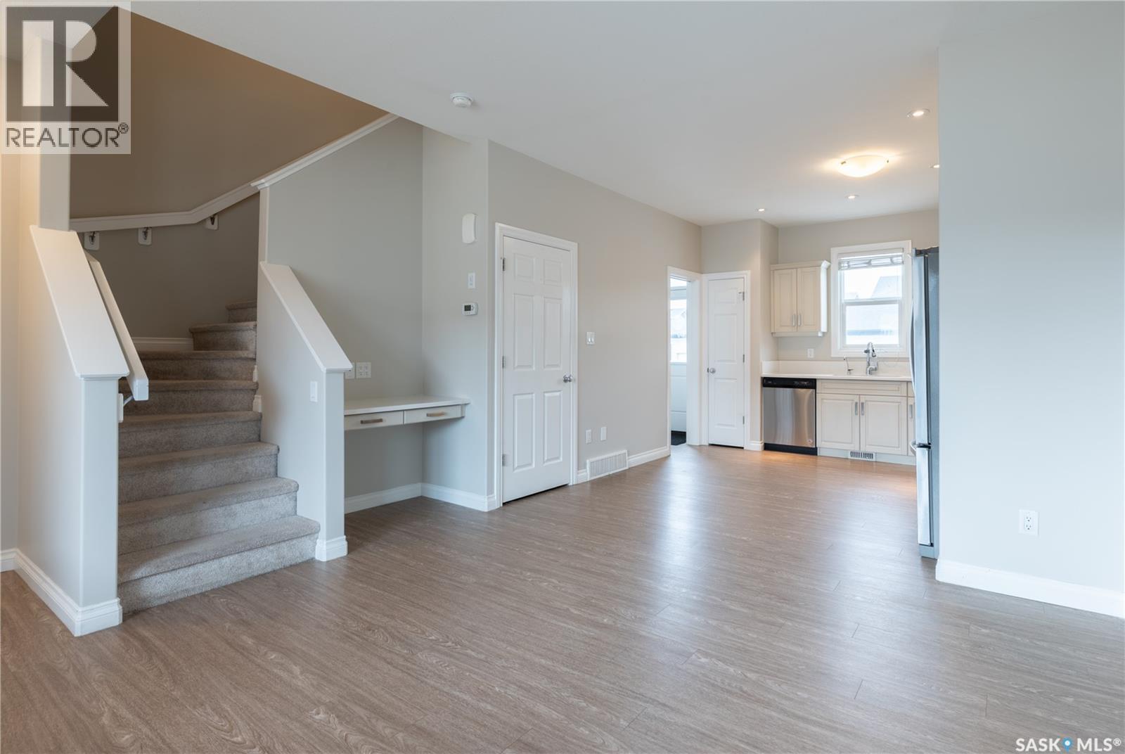 4372 James Hill Road, Regina, Saskatchewan  S4W 0R2 - Photo 11 - SK033701