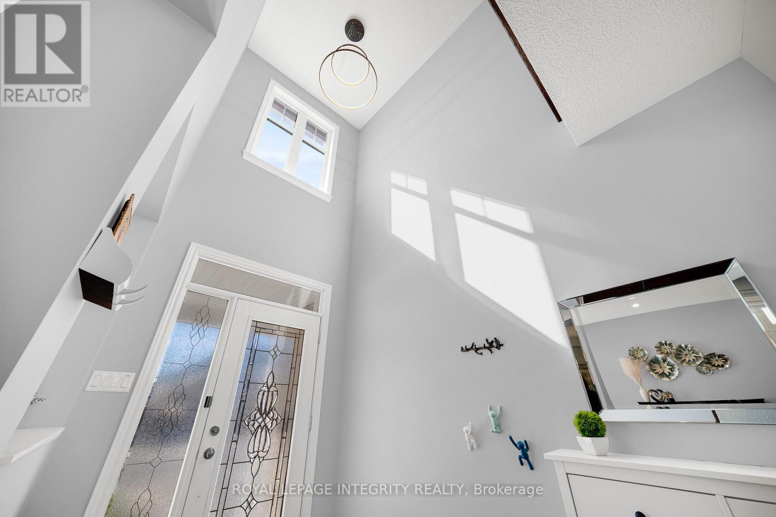 568 Egret Way, Ottawa, Ontario  K2C 3H2 - Photo 2 - X13043820