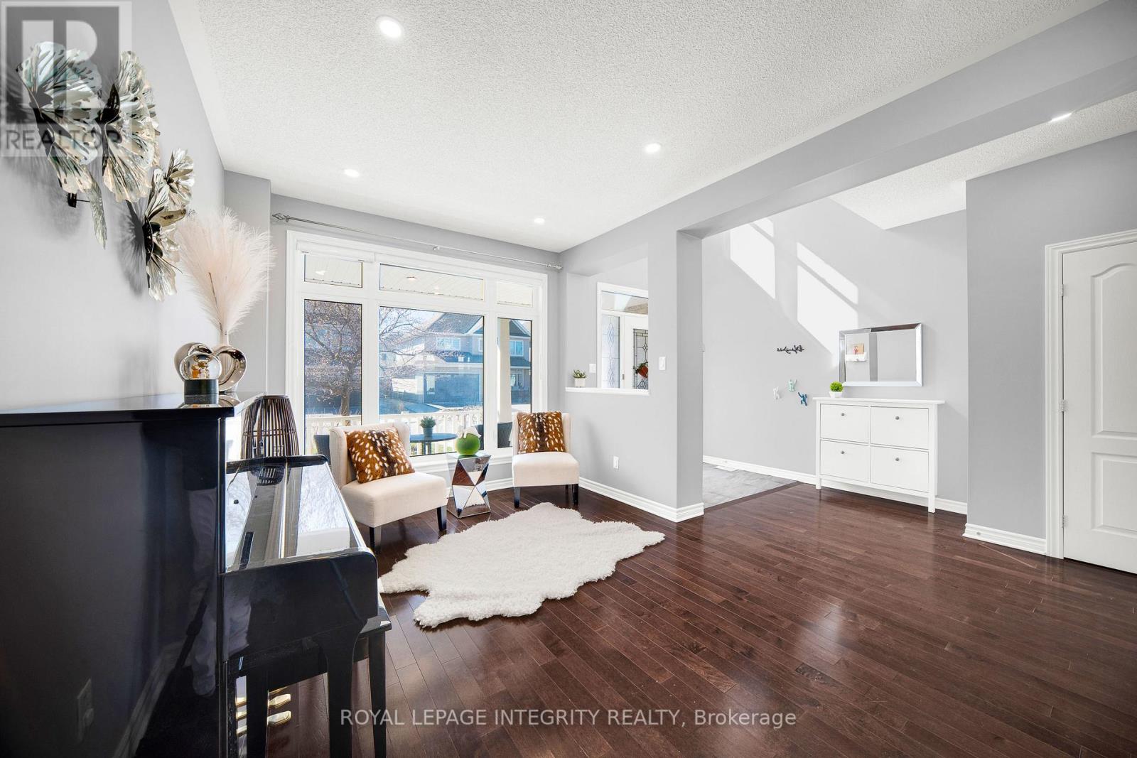 568 Egret Way, Ottawa, Ontario  K2C 3H2 - Photo 4 - X13043820