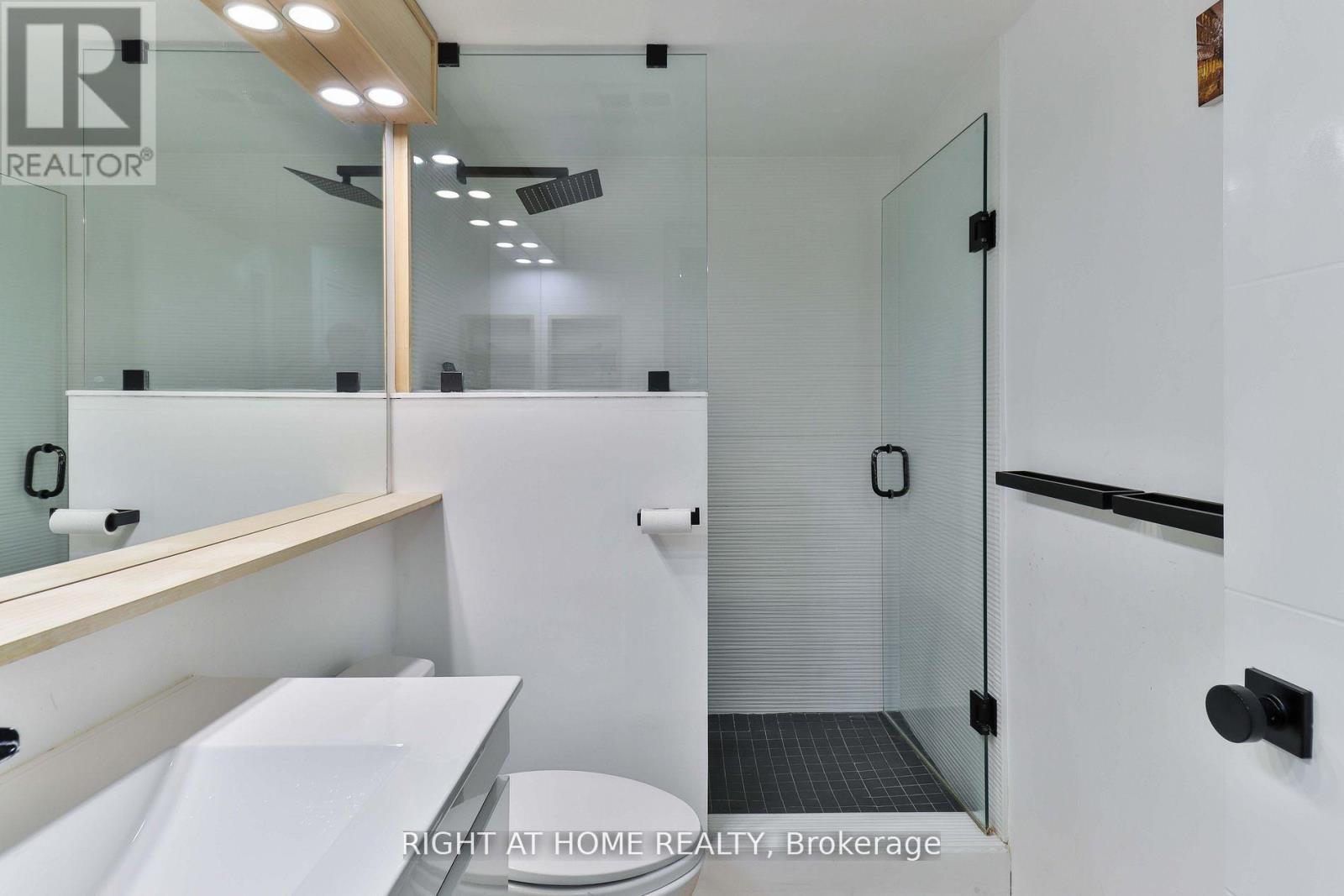 1210 Don Mills Road, Toronto, Ontario  M3B 3N9 - Photo 24 - C13043818