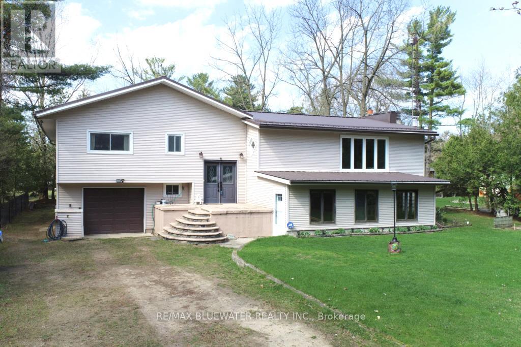 6386 VICTORIA AVENUE, Lambton Shores, Ontario