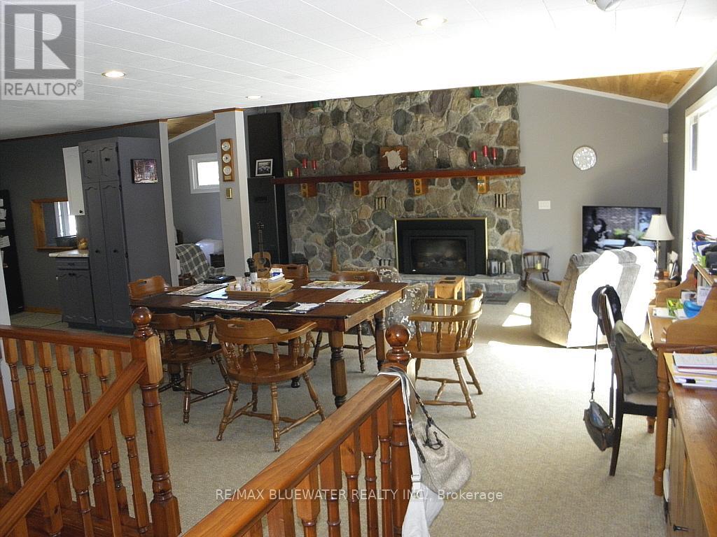 6386 Victoria Avenue, Lambton Shores, Ontario  N0N 1J2 - Photo 17 - X12849002