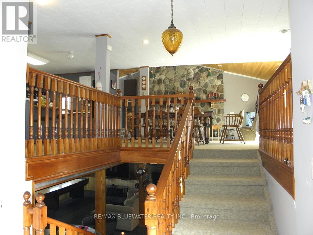 6386 Victoria Avenue, Lambton Shores, Ontario  N0N 1J2 - Photo 16 - X12849002