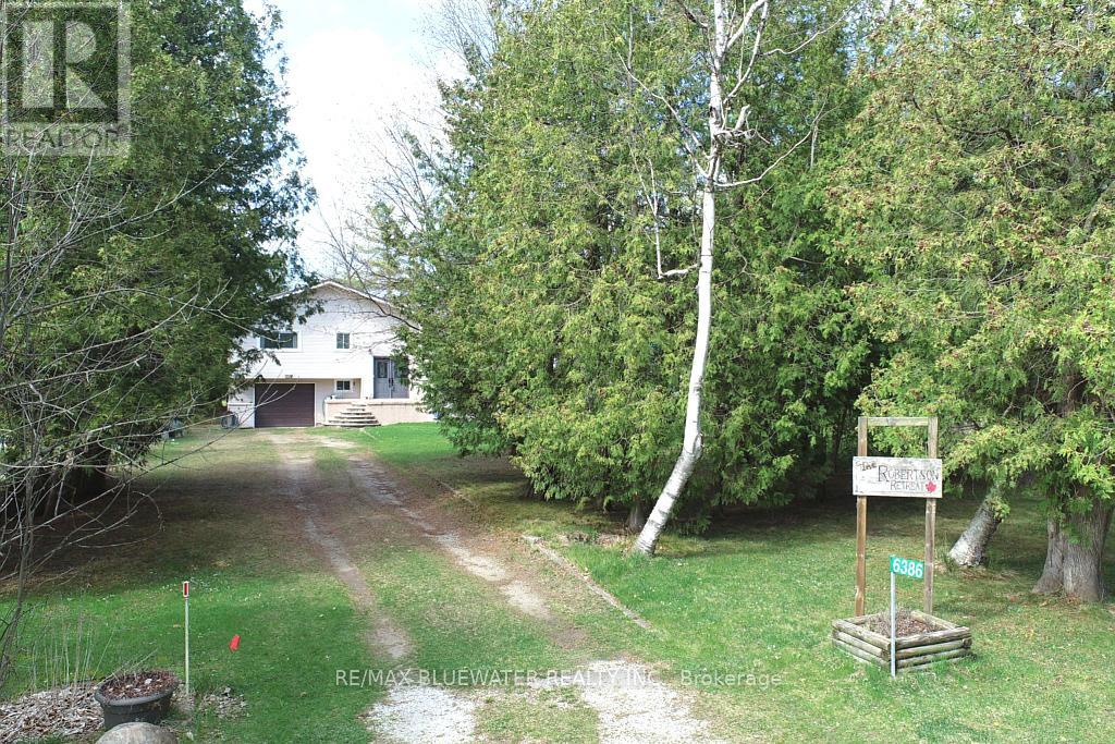 6386 Victoria Avenue, Lambton Shores, Ontario  N0N 1J2 - Photo 2 - X12849002