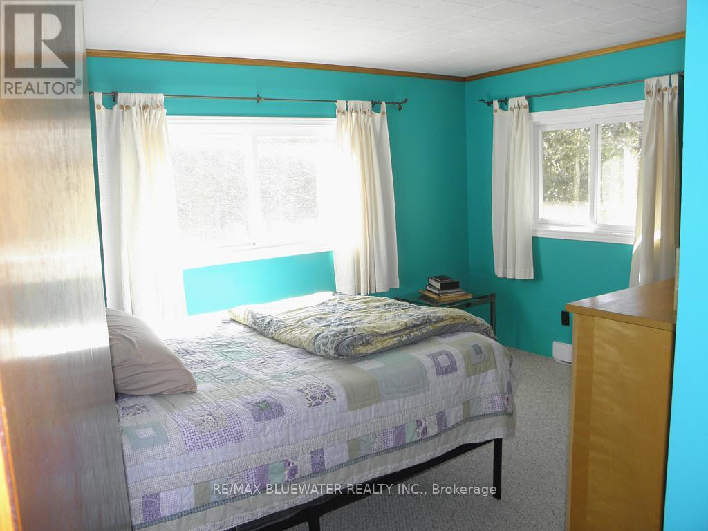 6386 Victoria Avenue, Lambton Shores, Ontario  N0N 1J2 - Photo 29 - X12849002