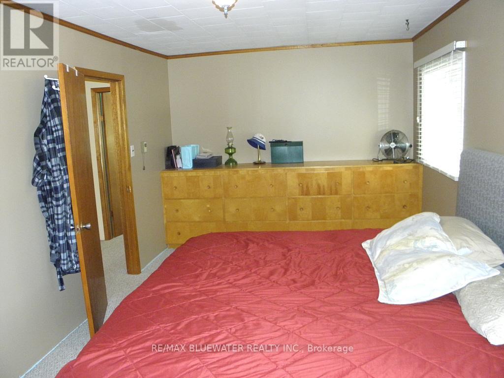 6386 Victoria Avenue, Lambton Shores, Ontario  N0N 1J2 - Photo 31 - X12849002