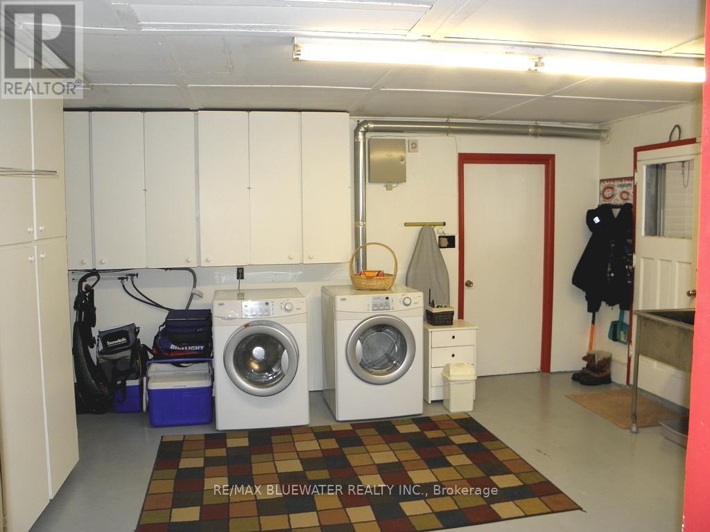 6386 Victoria Avenue, Lambton Shores, Ontario  N0N 1J2 - Photo 46 - X12849002