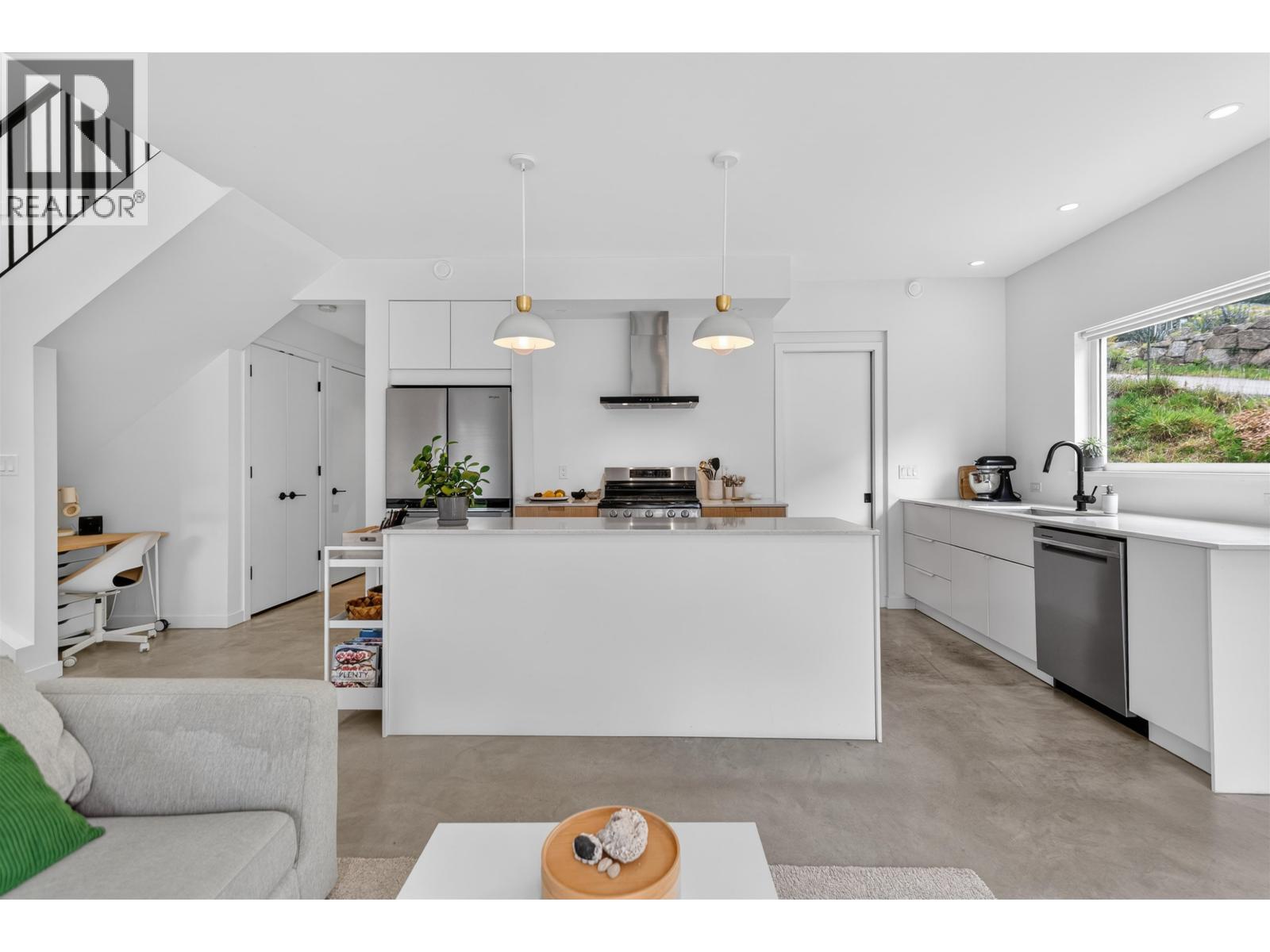 3477 Spruce Road, Roberts Creek, British Columbia  V0N 2W2 - Photo 11 - R3115776