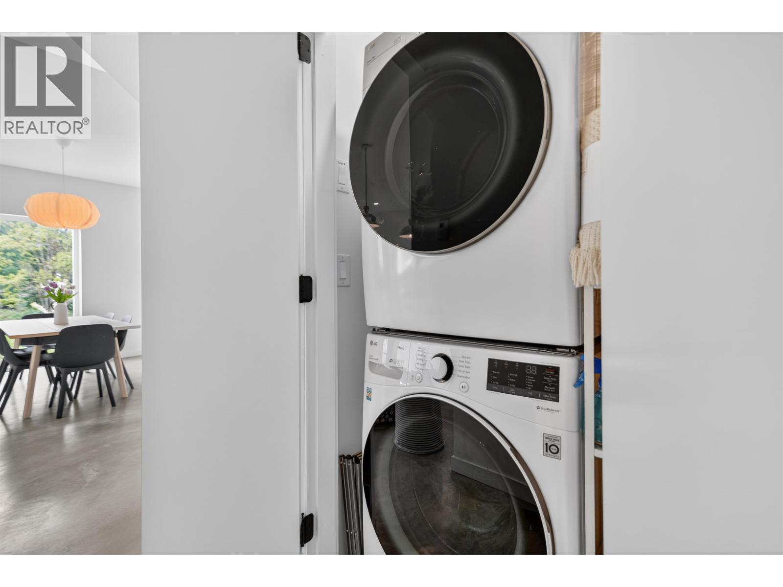 3477 Spruce Road, Roberts Creek, British Columbia  V0N 2W2 - Photo 36 - R3115776