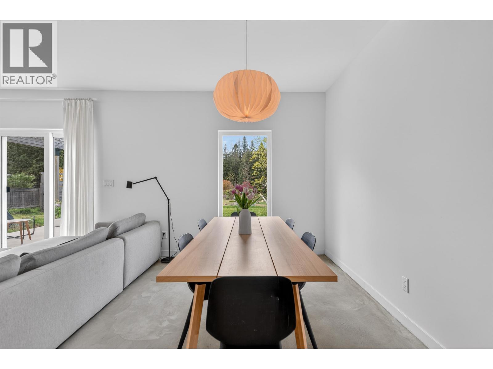 3477 Spruce Road, Roberts Creek, British Columbia  V0N 2W2 - Photo 5 - R3115776