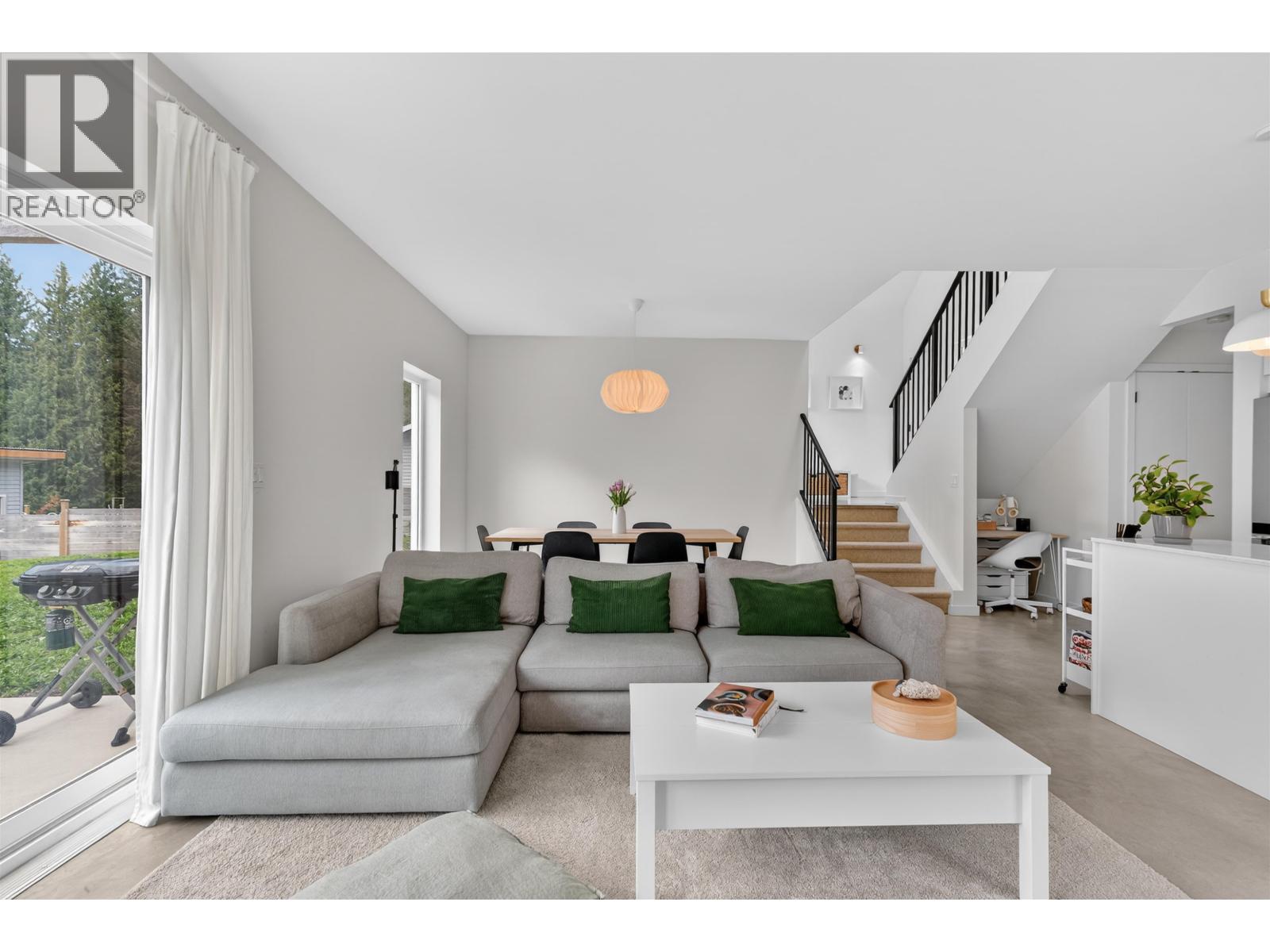 3477 Spruce Road, Roberts Creek, British Columbia  V0N 2W2 - Photo 9 - R3115776