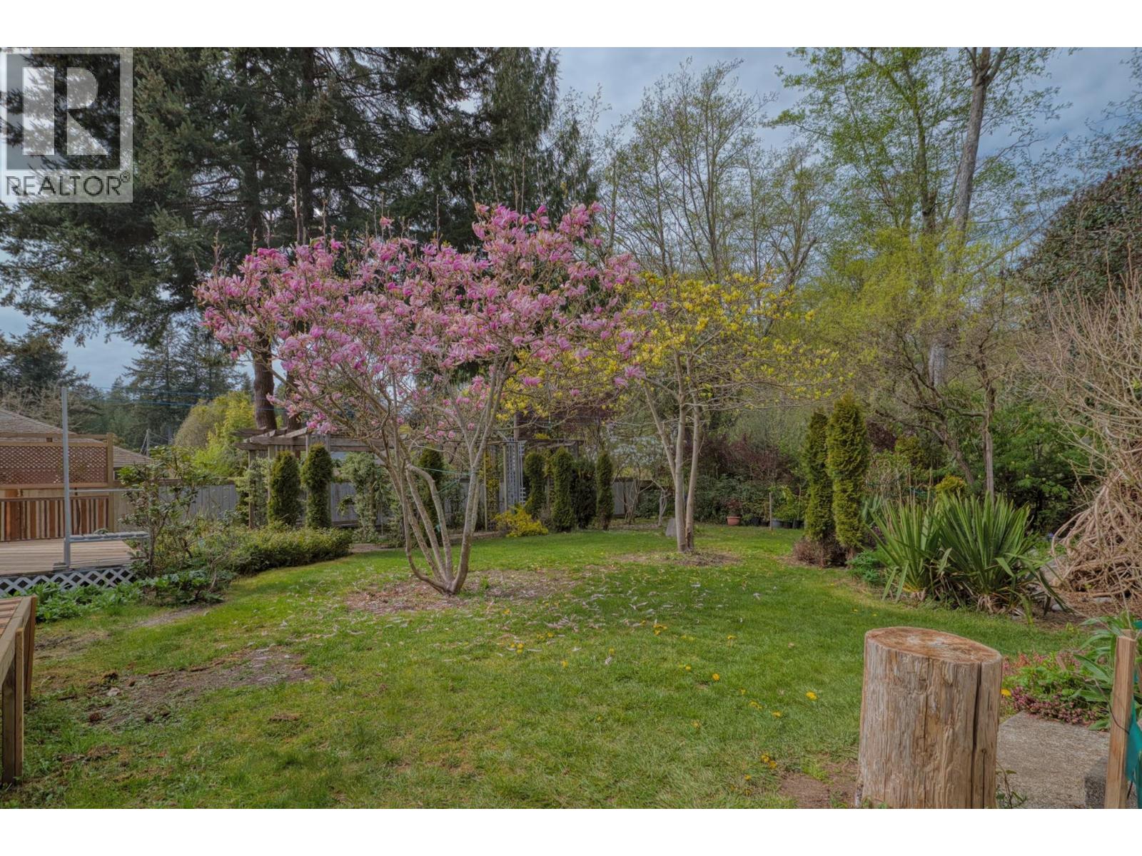 1534 Cypress Way, Gibsons, British Columbia  V0N 1V5 - Photo 10 - R3115778