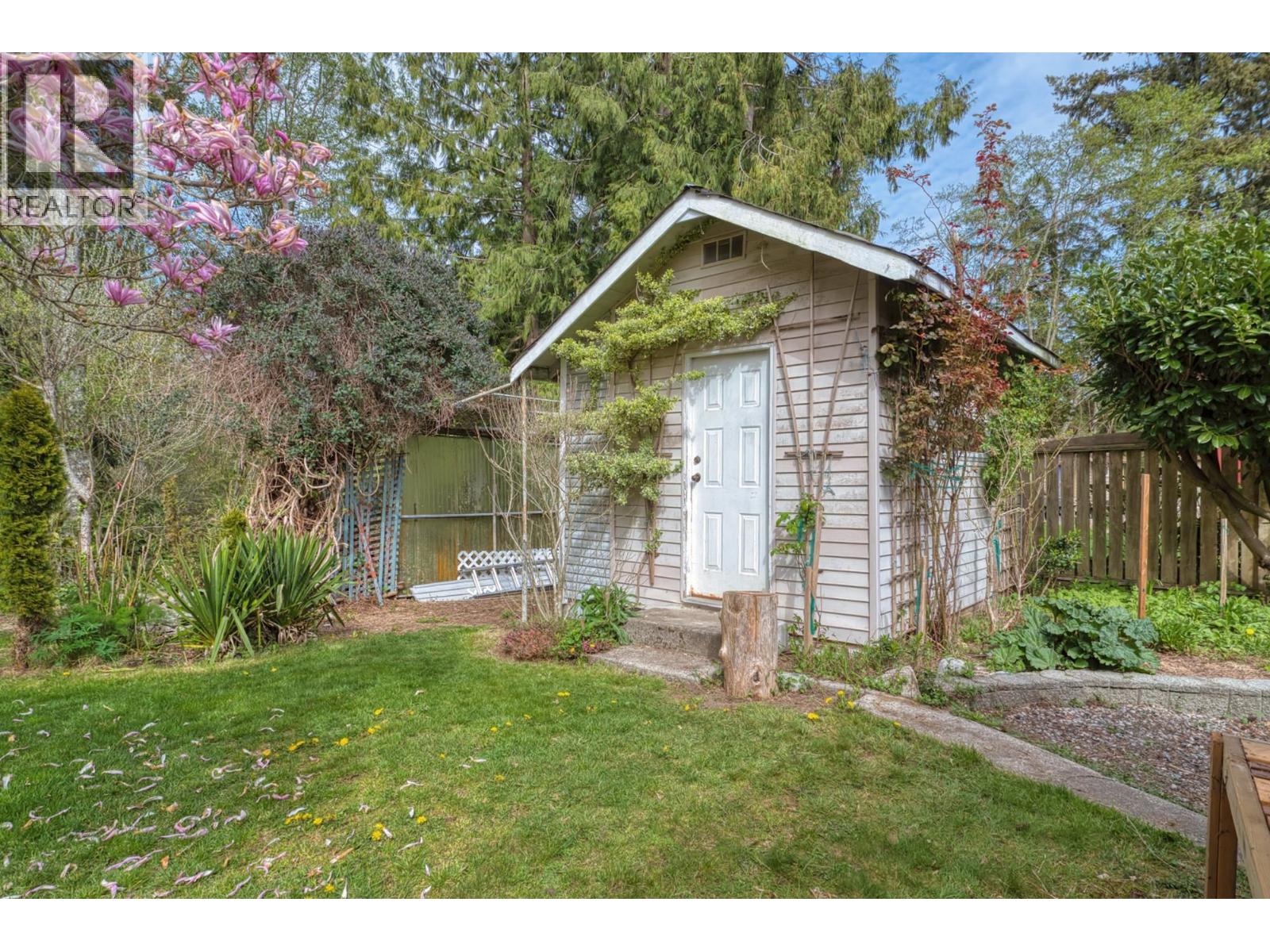 1534 Cypress Way, Gibsons, British Columbia  V0N 1V5 - Photo 18 - R3115778