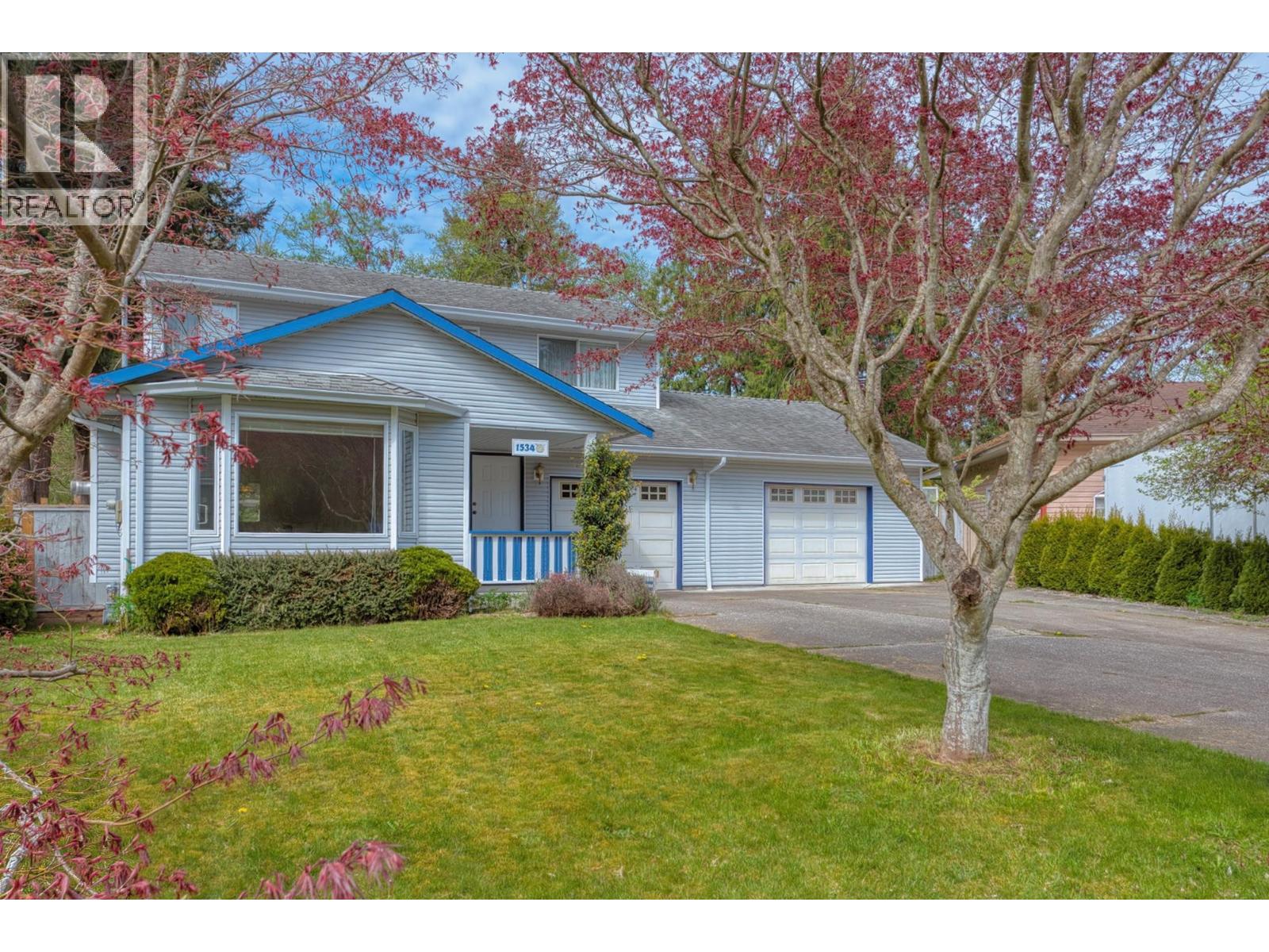 1534 Cypress Way, Gibsons, British Columbia  V0N 1V5 - Photo 2 - R3115778