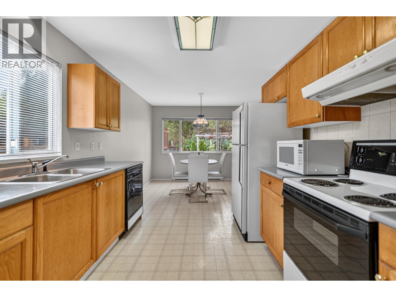 1534 Cypress Way, Gibsons, British Columbia  V0N 1V5 - Photo 23 - R3115778