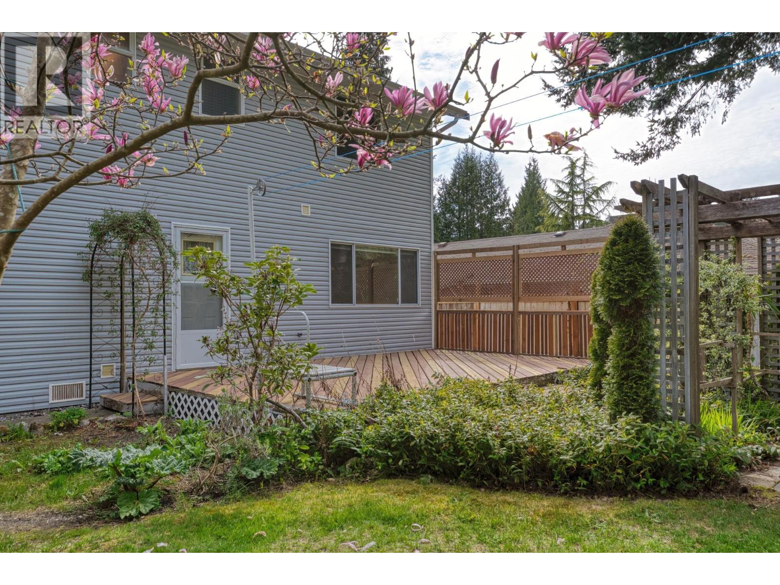 1534 Cypress Way, Gibsons, British Columbia  V0N 1V5 - Photo 7 - R3115778