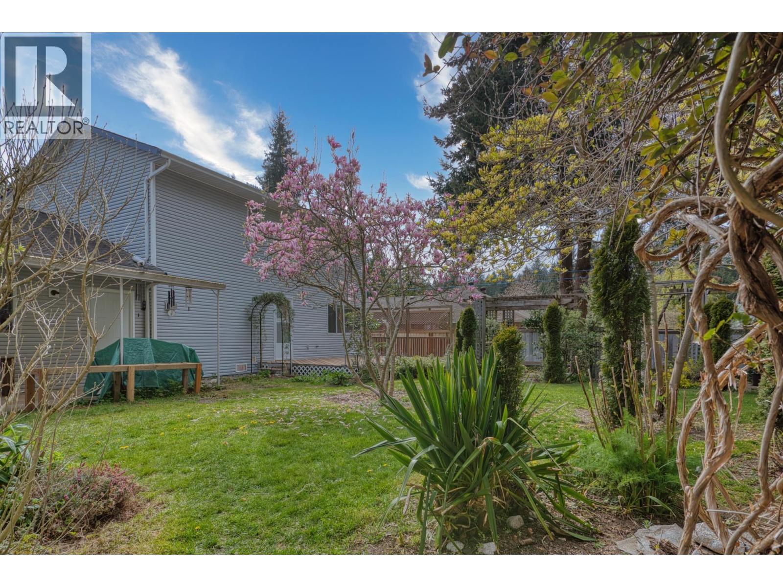 1534 Cypress Way, Gibsons, British Columbia  V0N 1V5 - Photo 8 - R3115778