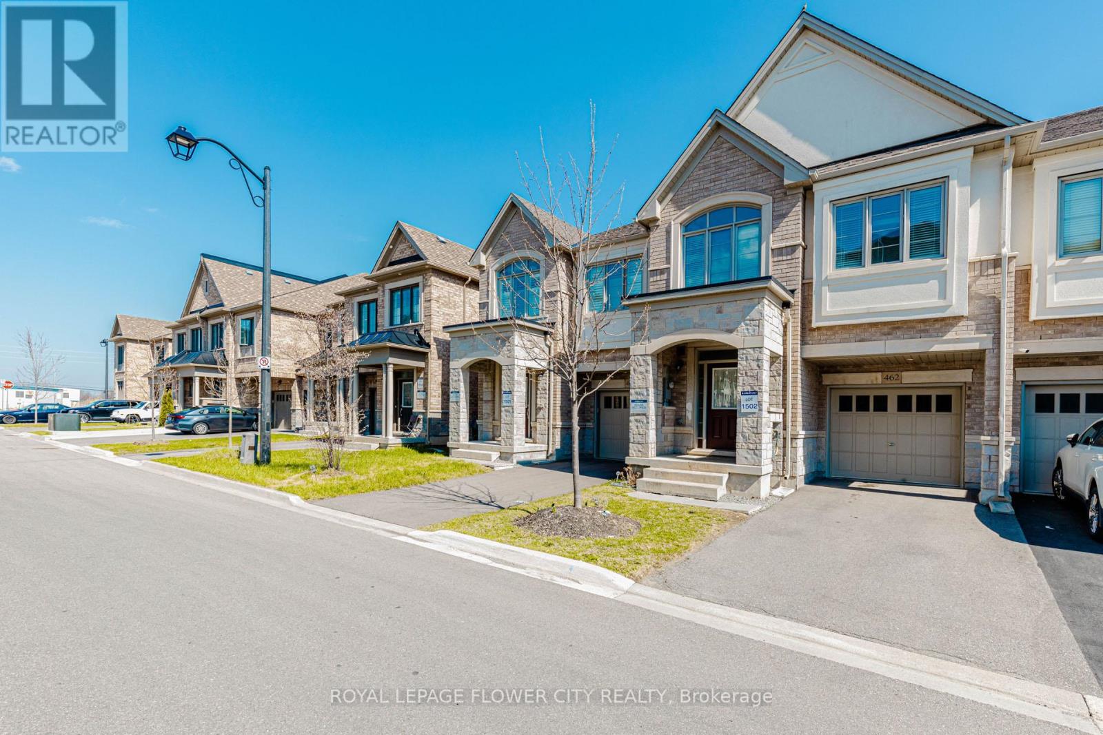 462 Sheaffe Place, Milton, Ontario  L9E 1K1 - Photo 2 - W13043838