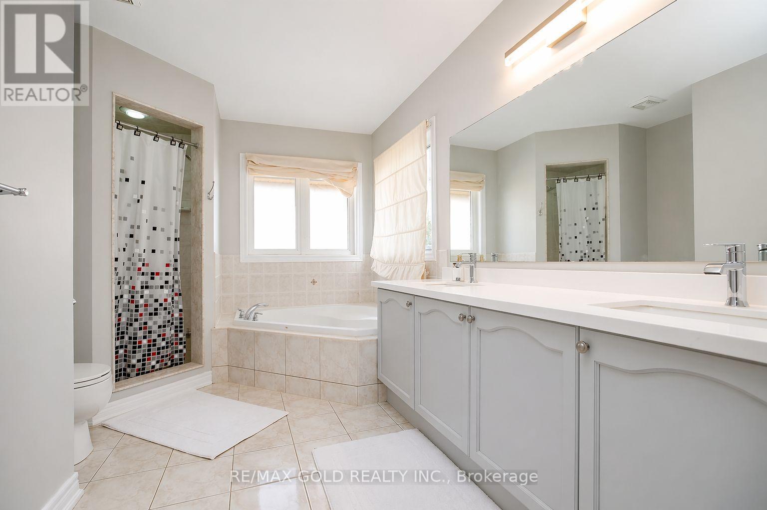 26 Hellyer Avenue, Brampton, Ontario  L6Y 0M3 - Photo 10 - W12958634