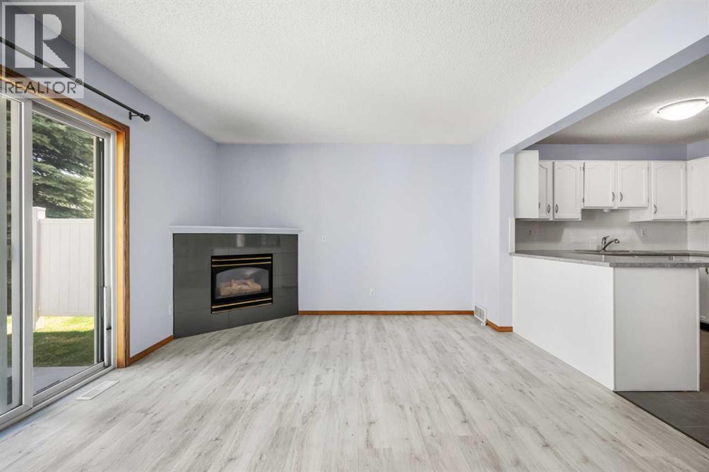 147 Somervale Park SW, Calgary, Alberta  T2Y 3J4 - Photo 6 - A2305082