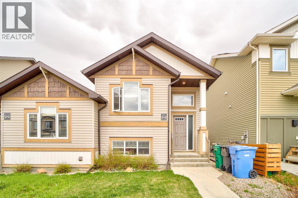 821 Silkstone Close W, Lethbridge, Alberta  T1J 5C6 - Photo 1 - A2304227