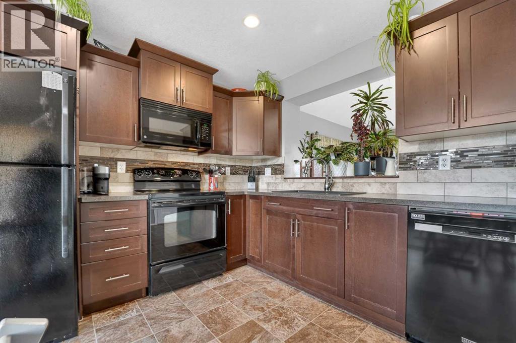 638 Marie Van Haarlem Crescent N, Lethbridge, Alberta  T1H 6Y9 - Photo 10 - A2304800