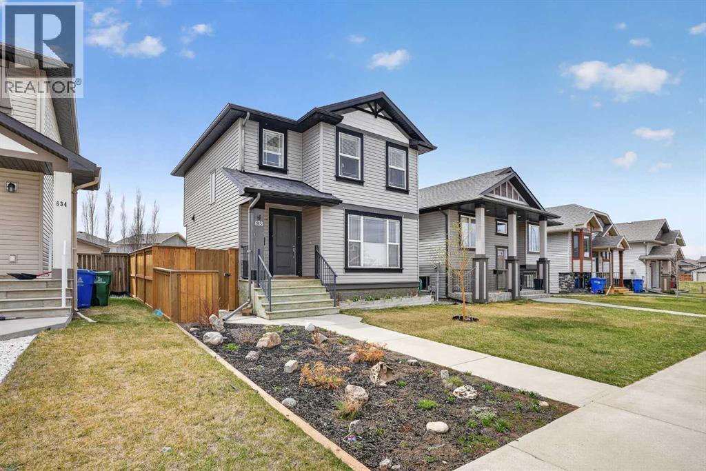 638 Marie Van Haarlem Crescent N, Lethbridge, Alberta  T1H 6Y9 - Photo 2 - A2304800