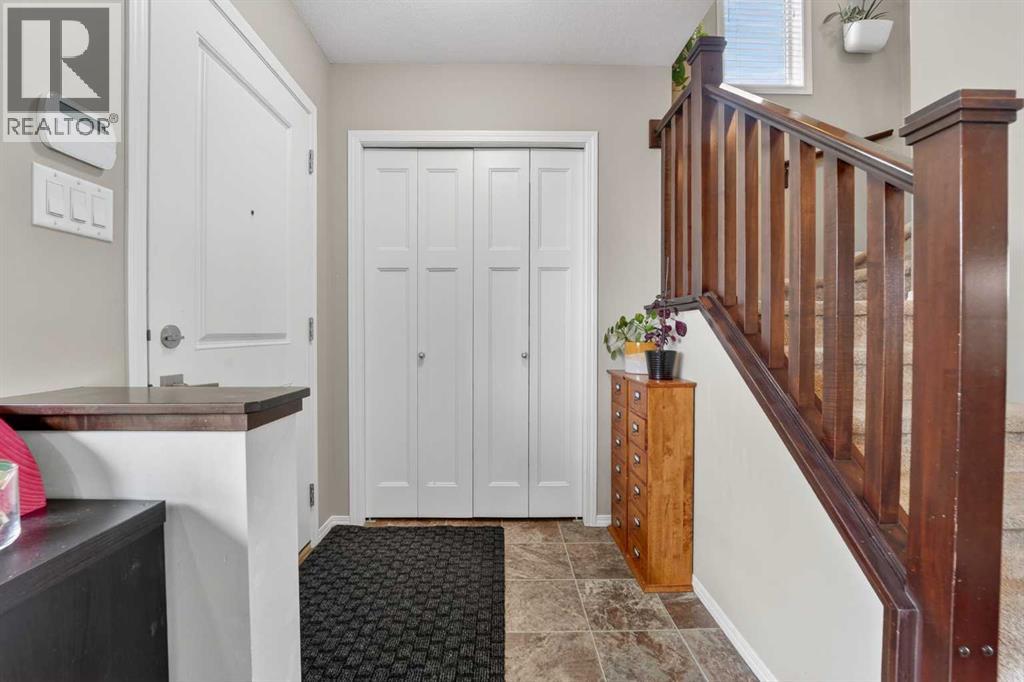 638 Marie Van Haarlem Crescent N, Lethbridge, Alberta  T1H 6Y9 - Photo 3 - A2304800