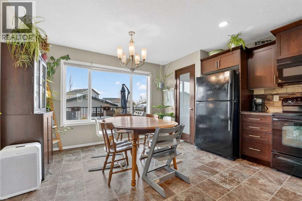 638 Marie Van Haarlem Crescent N, Lethbridge, Alberta  T1H 6Y9 - Photo 8 - A2304800