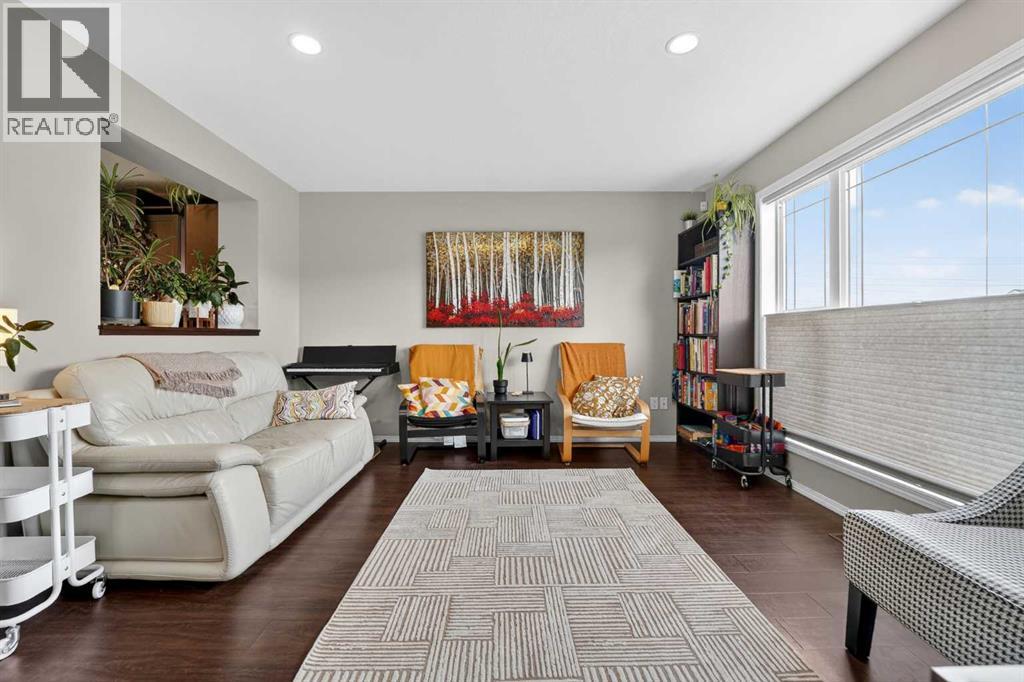 638 Marie Van Haarlem Crescent N, Lethbridge, Alberta  T1H 6Y9 - Photo 5 - A2304800