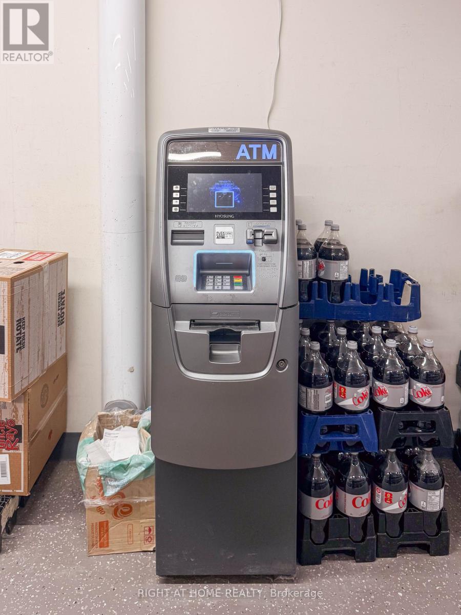 205 Melvin Avenue, Hamilton, Ontario  L8H 2J9 - Photo 8 - X13040016