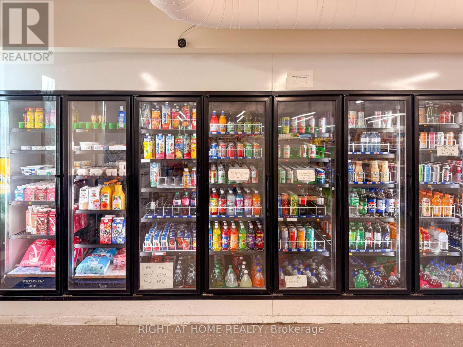 205 Melvin Avenue, Hamilton, Ontario  L8H 2J9 - Photo 4 - X13040016