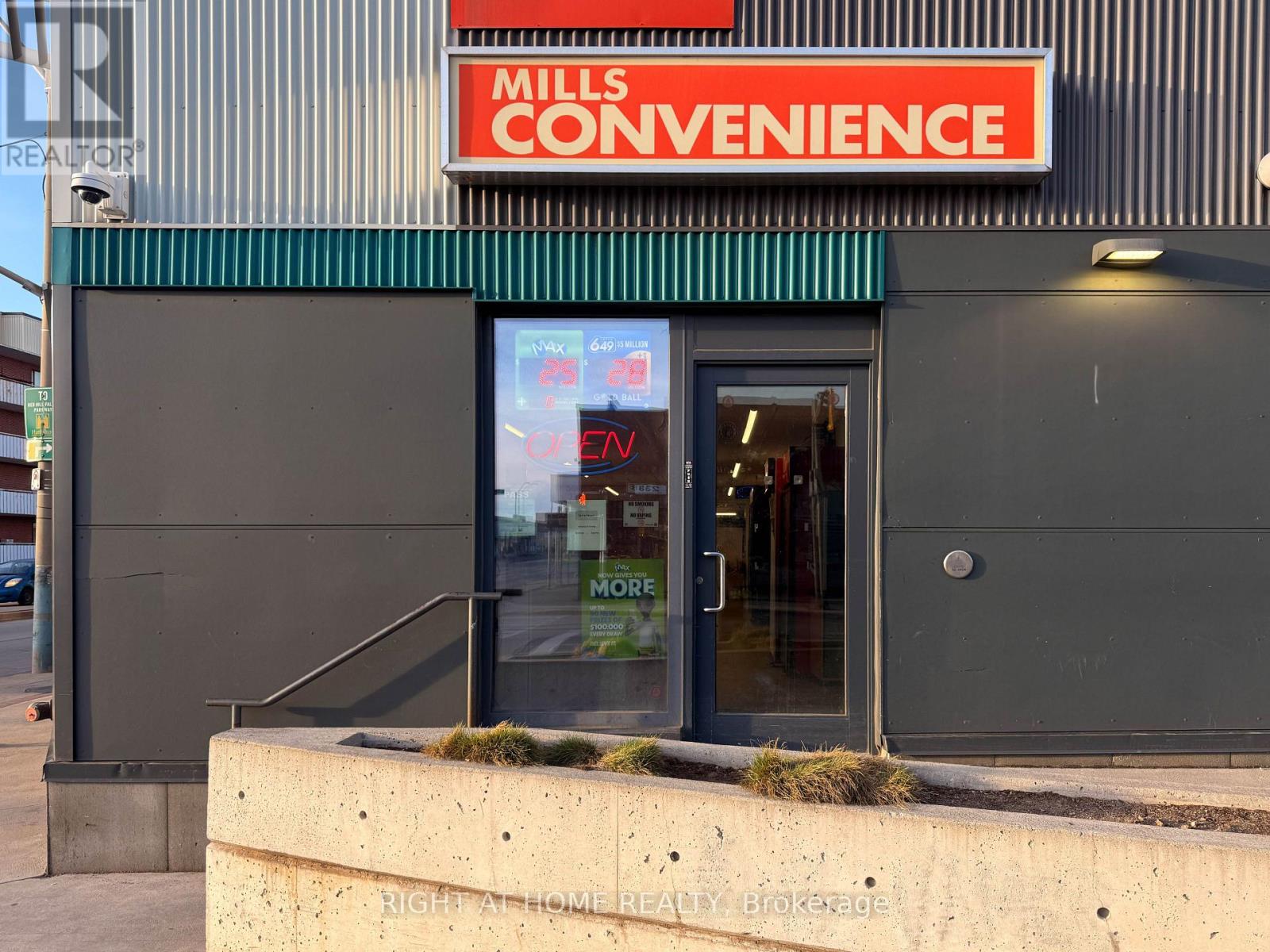 205 MELVIN AVENUE, Hamilton, Ontario