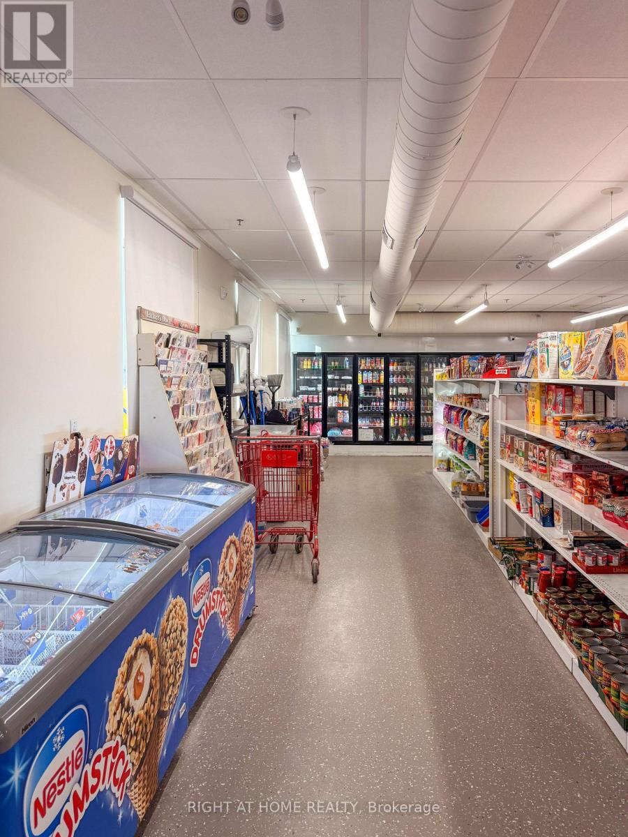 205 Melvin Avenue, Hamilton, Ontario  L8H 2J9 - Photo 2 - X13040016